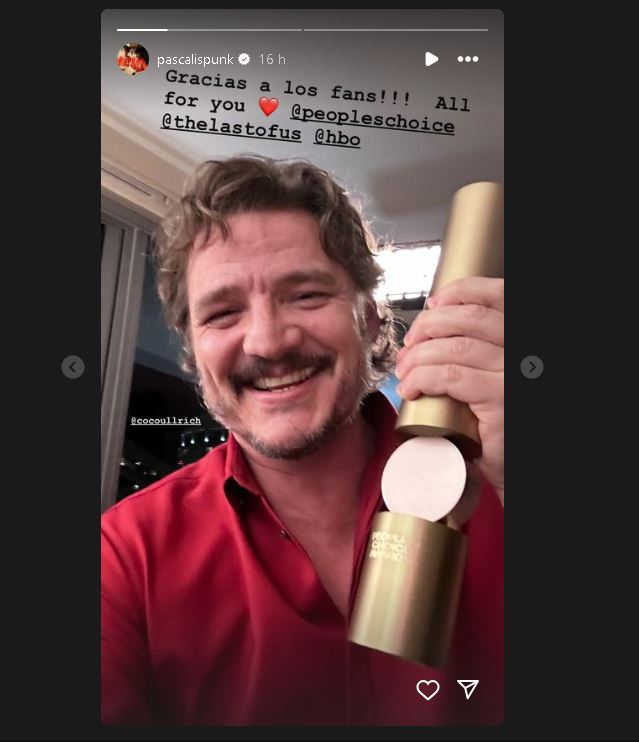 Captura People's Choice Awards: Pedro Pascal se llevó el premio a Estrella Masculina de TV