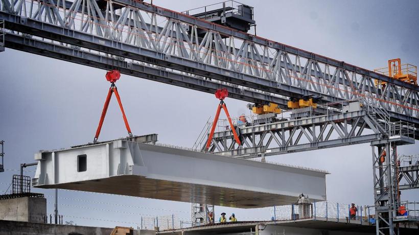 03 Instalan último pilote del nuevo Puente Ferroviario Biobío y concluyen labores en el lecho del río
